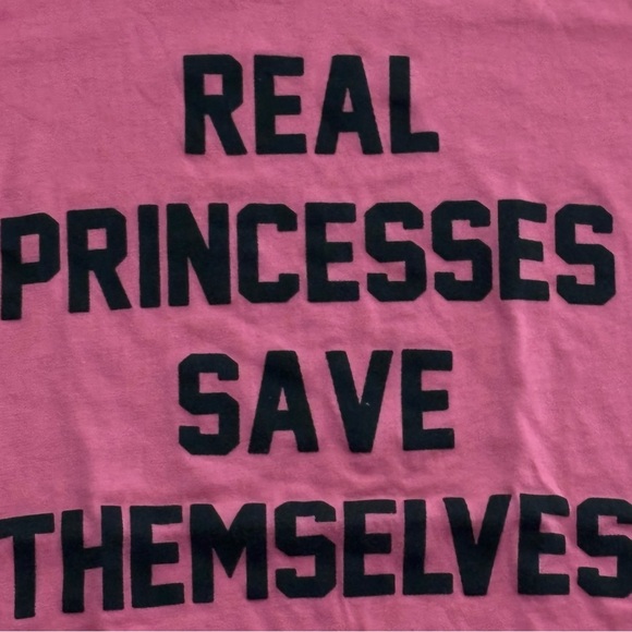 Princesses GALORE tee! - Picture 3 of 3